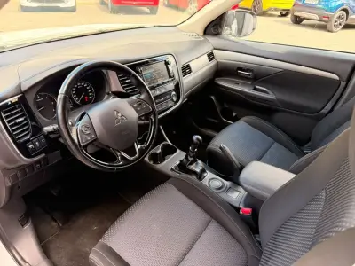 Mitsubishi Outlander 2016 · foto 4
