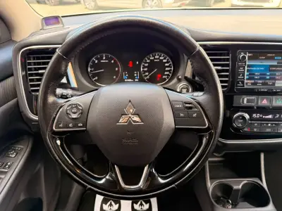 Mitsubishi Outlander 2016 · foto 6