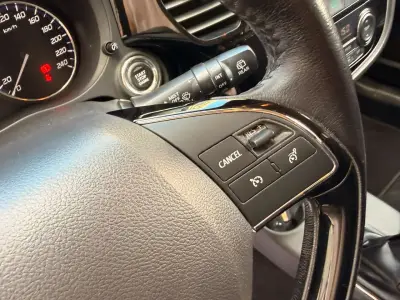 Mitsubishi Outlander 2016 · foto 9
