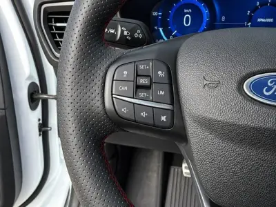 Ford Focus 2023 · foto 10
