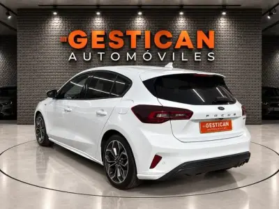Ford Focus 2023 · foto 5