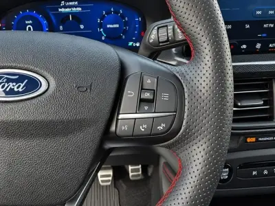 Ford Focus 2023 · foto 12
