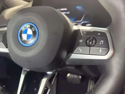 BMW iX2 2025 · foto 12