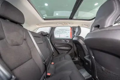Volvo XC60 2021 · foto 7