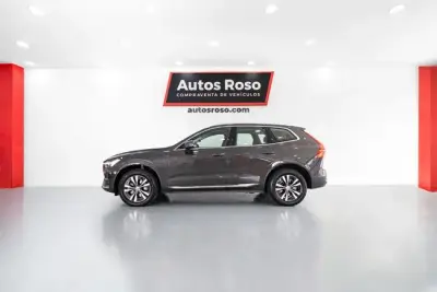 Volvo XC60 2021 · foto 2