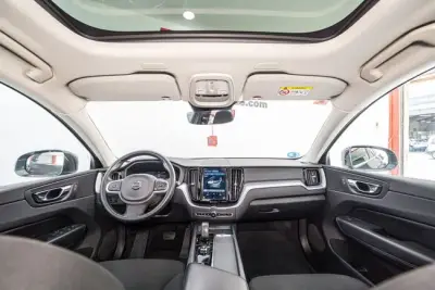 Volvo XC60 2021 · foto 5