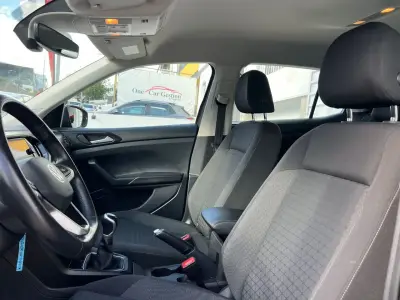 Volkswagen T-Cross 2023 · foto 8