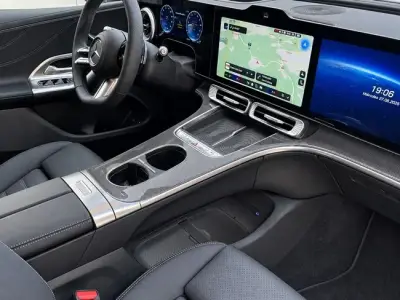 Mercedes-Benz GLC 2026 · foto 9