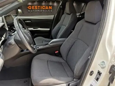 Toyota C-HR 2021 · foto 10
