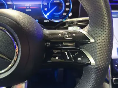 Mercedes-Benz EQE SUV 2023 · foto 11