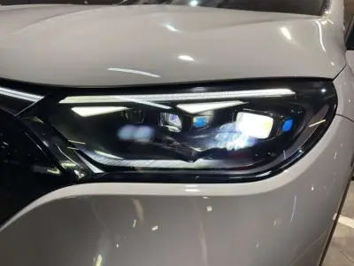 Mercedes-Benz EQE SUV 2023 · foto 5