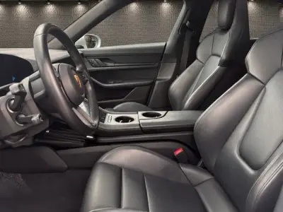 Porsche Taycan 2023 · foto 15