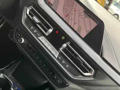 BMW Serie 1 2021 · foto 17
