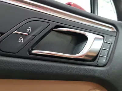 Porsche Macan 2021 · foto 12