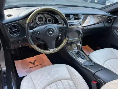 Mercedes-Benz CLS 2008 · foto 12