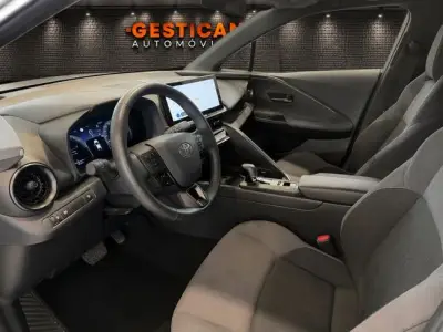 Toyota C-HR 2025 · foto 6
