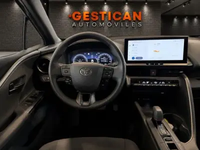 Toyota C-HR 2025 · foto 9