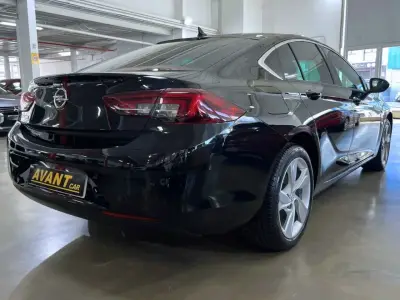 Opel Insignia 2021 · foto 9