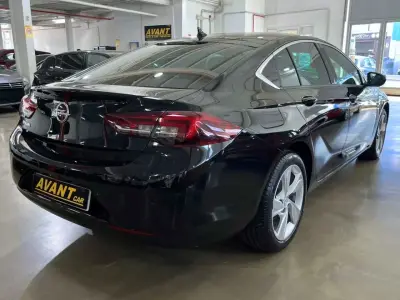 Opel Insignia 2021 · foto 8