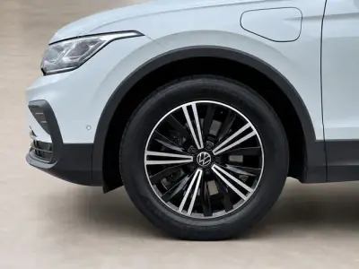 Volkswagen Tiguan 2024 · foto 9