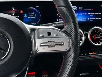 Mercedes-Benz EQB 2022 · foto 8