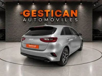 KIA Ceed 2023 · foto 6