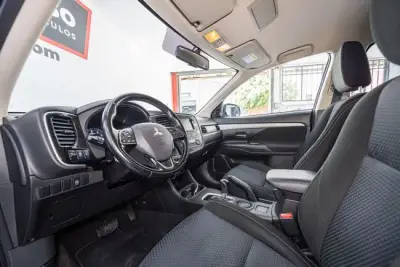 Mitsubishi Outlander 2016 · foto 4