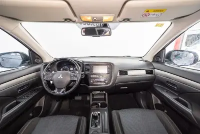 Mitsubishi Outlander 2016 · foto 5