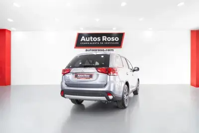 Mitsubishi Outlander 2016 · foto 3