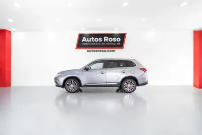 Mitsubishi Outlander 2016 · foto 2