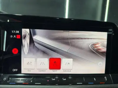 Volkswagen Golf GTI 2021 · foto 12