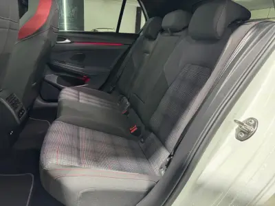 Volkswagen Golf GTI 2021 · foto 10