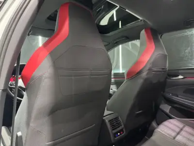 Volkswagen Golf GTI 2021 · foto 9