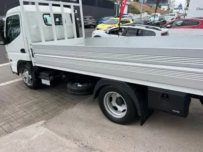 Mitsubishi Canter 2019 · foto 4
