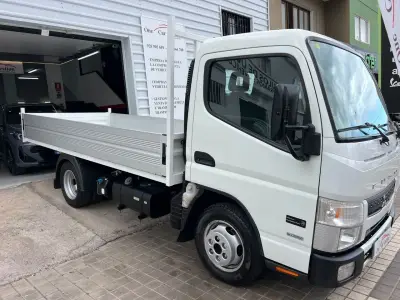 Mitsubishi Canter 2019 · foto 3