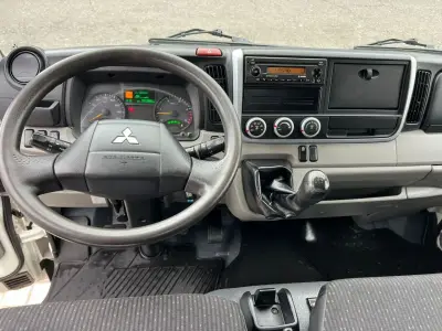 Mitsubishi Canter 2019 · foto 11