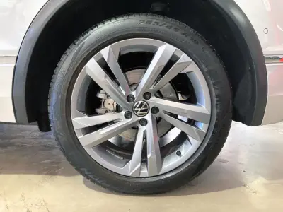 Volkswagen Tiguan 2021 · foto 10