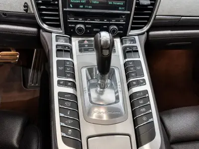 Porsche Panamera 2011 · foto 14