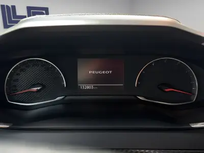 Peugeot 208 2021 · foto 9