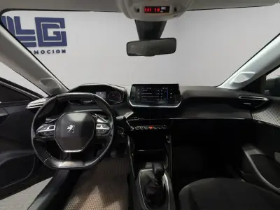 Peugeot 208 2021 · foto 14