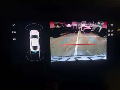 Porsche Taycan 2021 · foto 12