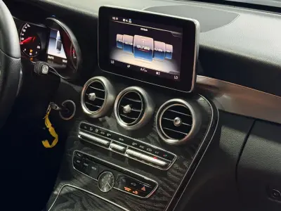 Mercedes-Benz Clase C 2018 · foto 7
