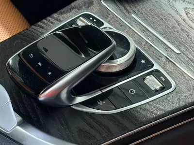 Mercedes-Benz Clase C 2018 · foto 10