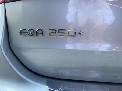 Mercedes-Benz EQA 2024 · foto 9