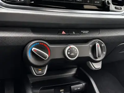 KIA Rio 2023 · foto 16