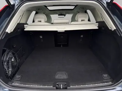 Volvo XC60 2021 · foto 18