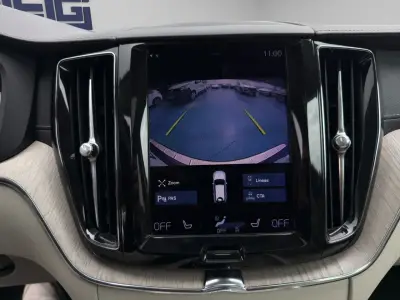 Volvo XC60 2021 · foto 13