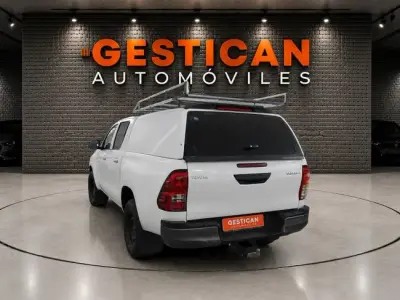 Toyota Hilux 2021 · foto 6