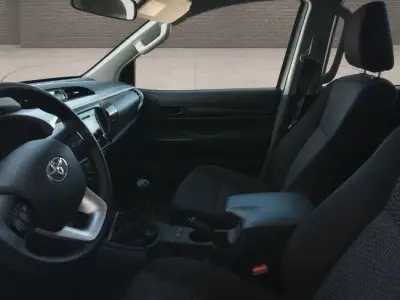Toyota Hilux 2021 · foto 13