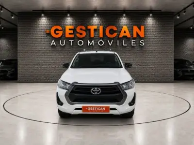 Toyota Hilux 2021 · foto 3